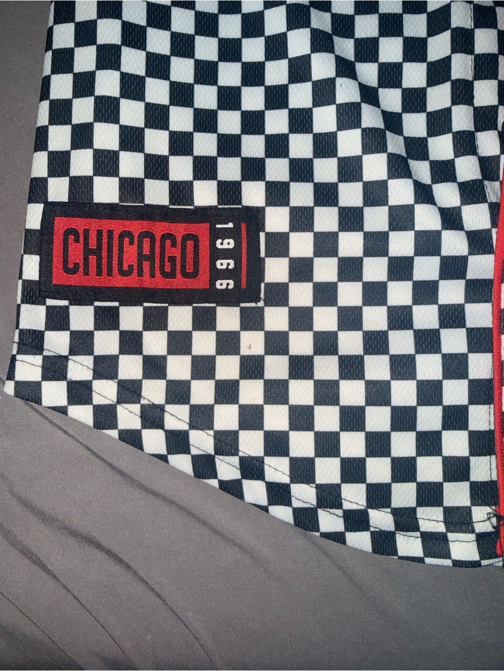Chicago bulls button up jersey, matching SnapBack hat - Picture 4 of 10